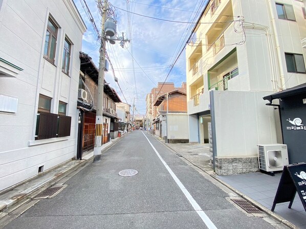 ドーリアNIJO駅東の物件外観写真